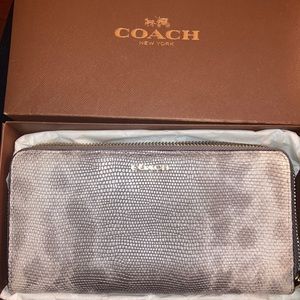 Beautiful snake print wallet